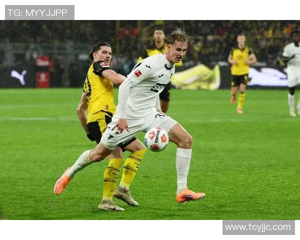 英超激战：多特蒙德6比2狂胜皇马补时进球点燃全场激情