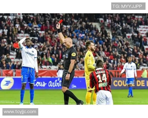 欧联杯惊现冷门巴黎圣日耳曼与波尔图激战成平局乌龙球成比赛转折点 欧联杯惊现冷门巴黎圣日耳曼与波尔图激战成平局乌龙球成比赛转折点