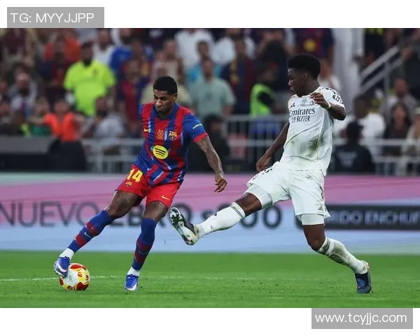 英超激战巴萨逆转里昂点球争议引发全场热议